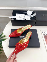 HIGH 65 MM MULE IN CHERRY RED SUEDE